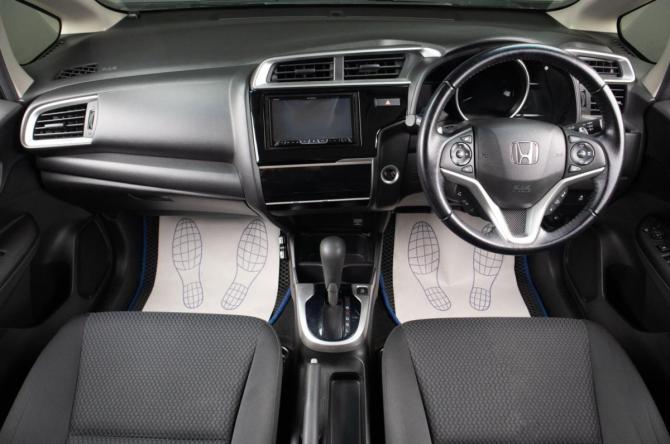 Honda Fit III Рестайлинг с пробегом 2019 года, цена 1 179 000 рублей, 131000 км, хэтчбек, Автокод Объявления