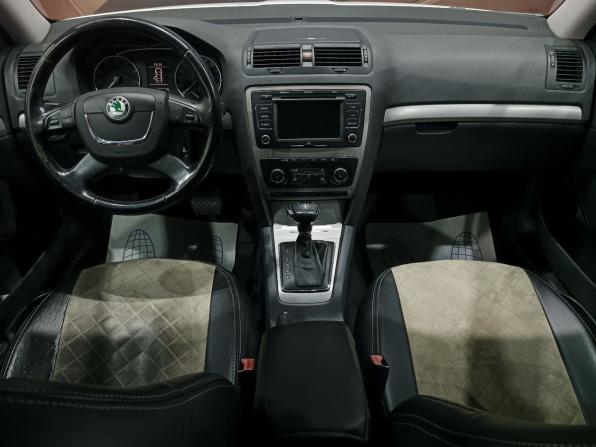 Skoda Octavia II (A5) Рестайлинг с пробегом 2012 года, цена 950 000 рублей, 163871 км, лифтбек, Автокод Объявления