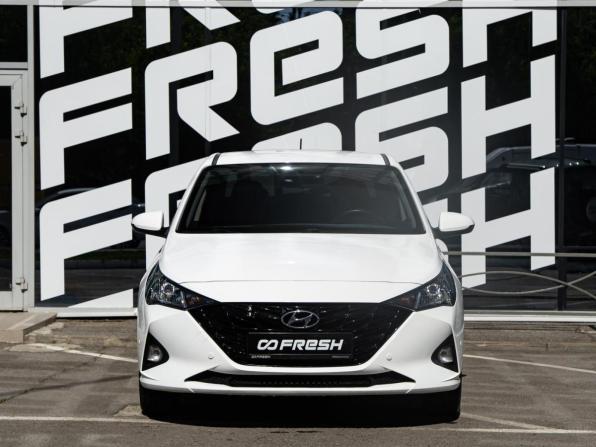 Hyundai Solaris II Рестайлинг с пробегом 2022 года, цена 1 729 000 рублей, 66459 км, седан, Автокод Объявления