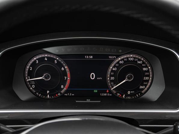 Volkswagen Tiguan II с пробегом 2018 года, цена 2 799 000 рублей, 123813 км, внедорожник, Автокод Объявления