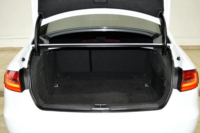 Audi A4 IV (B8) Рестайлинг с пробегом 2012 года, цена 1 220 000 рублей, 142300 км, седан, Автокод Объявления