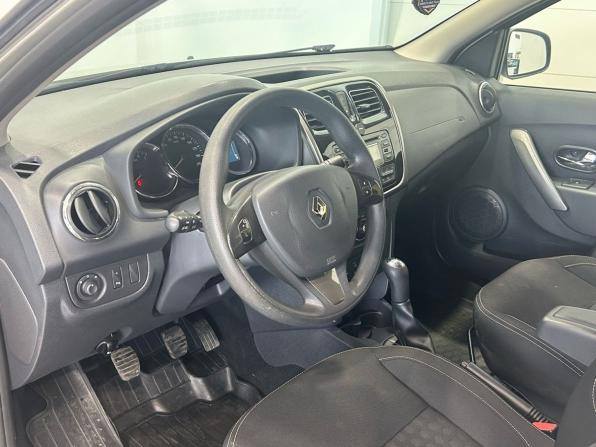 Renault Logan II с пробегом 2016 года, цена 849 000 рублей, 172000 км, седан, Автокод Объявления