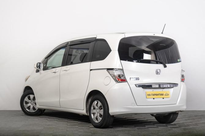 Honda Freed I с пробегом 2013 года, цена 1 249 000 рублей, 95000 км, компактвэн, Автокод Объявления