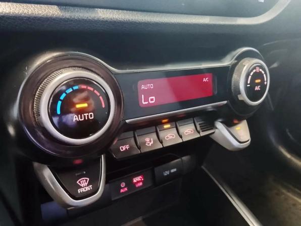 Kia Rio IV с пробегом 2017 года, цена 1 349 000 рублей, 100000 км, седан, Автокод Объявления
