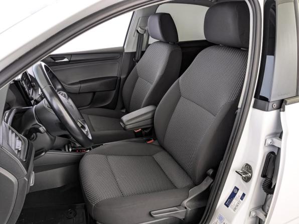 Volkswagen Polo VI с пробегом 2022 года, цена 1 649 000 рублей, 89293 км, лифтбек, Автокод Объявления