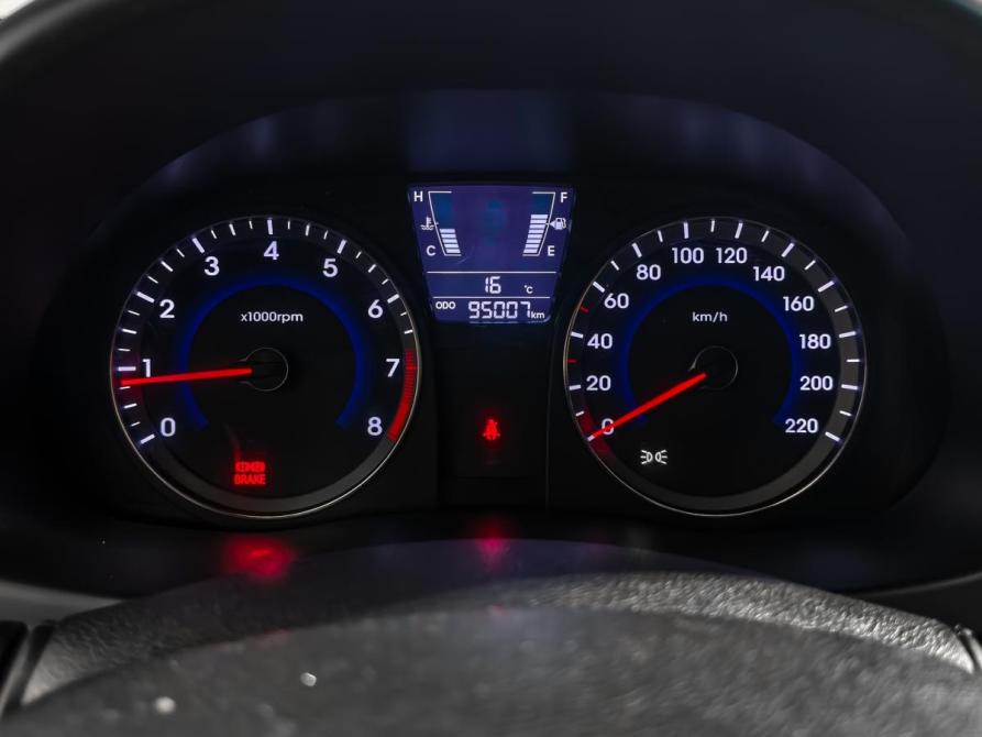 Hyundai Solaris I Санкт-Петербург  - изображение 17