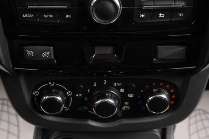 Renault Duster I Рестайлинг с пробегом 2015 года, цена 1 049 000 рублей, 147000 км, внедорожник, Автокод Объявления