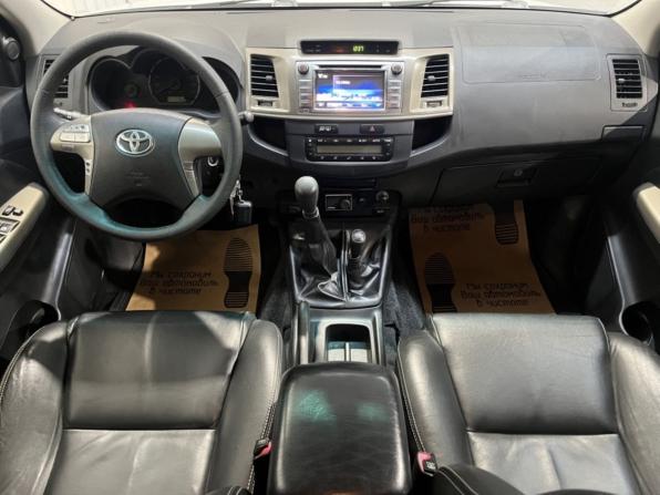 Toyota Hilux VII Рестайлинг с пробегом 2014 года, цена 2 365 000 рублей, 231247 км, offers.body_type.unknown, Автокод Объявления