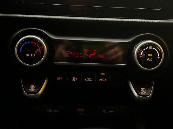 Kia Rio IV Рестайлинг с пробегом 2021 года, цена 1 649 000 рублей, 42456 км, хэтчбек, Автокод Объявления