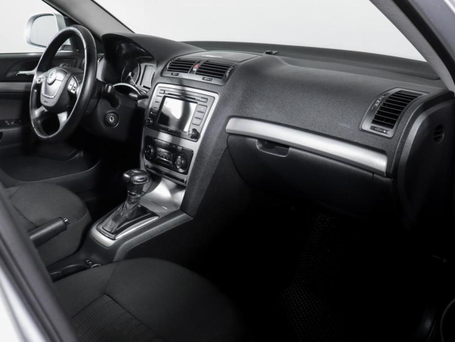 Skoda Octavia II (A5) Рестайлинг Москва  - изображение 9