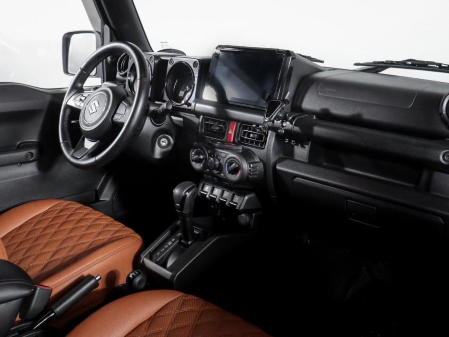 Suzuki Jimny IV Москва  - изображение 9