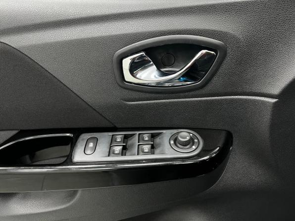 Renault Kaptur I с пробегом 2017 года, цена 1 499 000 рублей, 107000 км, внедорожник, Автокод Объявления