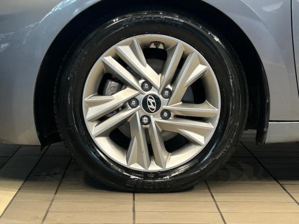 Hyundai Elantra VI (AD) с пробегом 2018 года, цена 1 347 000 рублей, 129282 км, седан, Автокод Объявления