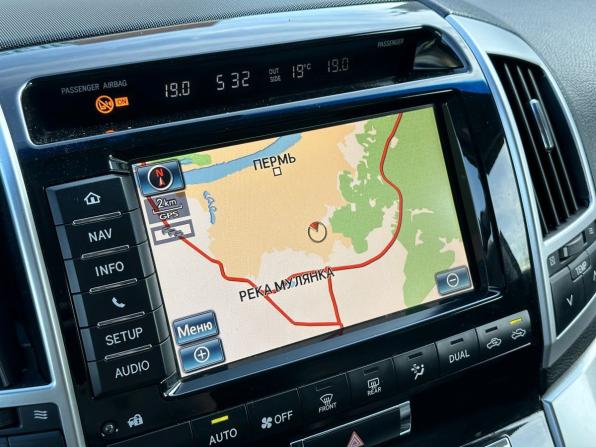 Toyota Land Cruiser 200 Series Рестайлинг 1 с пробегом 2013 года, цена 3 990 000 рублей, 215000 км, внедорожник, Автокод Объявления