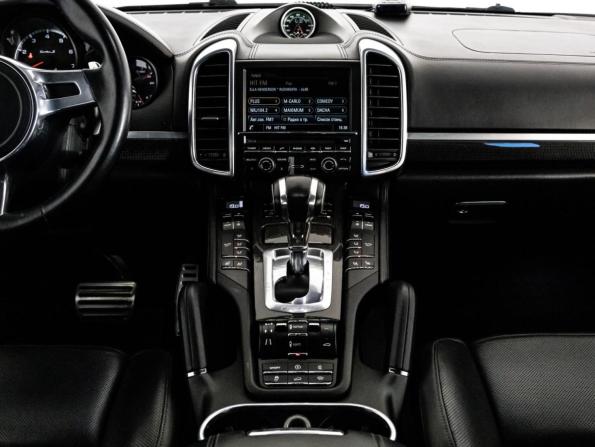 Porsche Cayenne II (958) с пробегом 2013 года, цена 2 500 000 рублей, 240667 км, внедорожник, Автокод Объявления