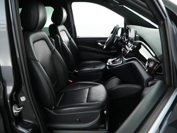 Mercedes-Benz V-Класс III (W447) Рестайлинг с пробегом 2019 года, цена 4 389 999 рублей, 201191 км, минивэн, Автокод Объявления
