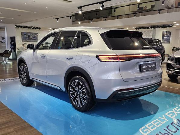 Новый Geely EX5 EM-i 2026 года, цена 3 974 990 рублей, внедорожник, Автокод Объявления