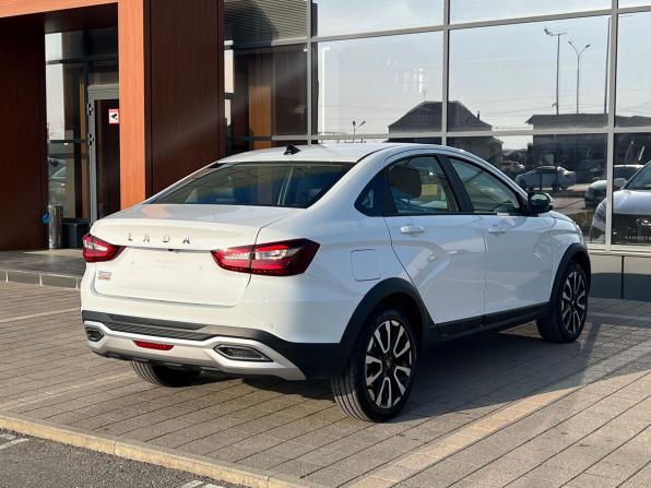 Lada (ВАЗ) Vesta I Рестайлинг (NG) с пробегом 2024 года, цена 1 800 000 рублей, 5489 км, седан, Автокод Объявления