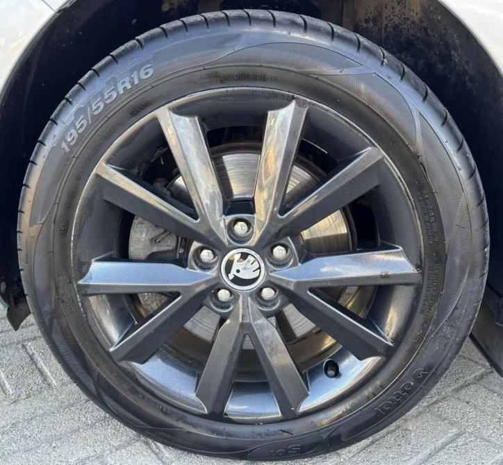 Skoda Rapid I Челябинск  - изображение 7