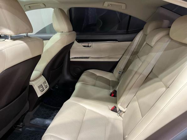 Lexus ES VI Рестайлинг с пробегом 2017 года, цена 1 995 000 рублей, 222415 км, седан, Автокод Объявления