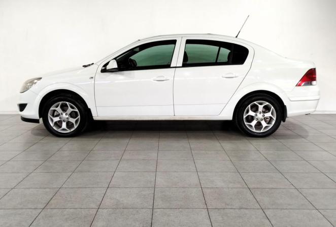 Opel Astra H Рестайлинг с пробегом 2011 года, цена 560 000 рублей, 204590 км, седан, Автокод Объявления