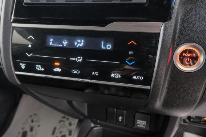 Honda Fit III Рестайлинг с пробегом 2017 года, цена 1 249 000 рублей, 76865 км, хэтчбек, Автокод Объявления