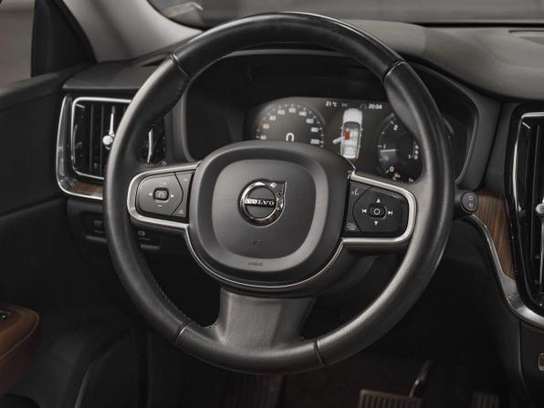 Volvo V60 II с пробегом 2020 года, цена 2 549 000 рублей, 213400 км, универсал, Автокод Объявления