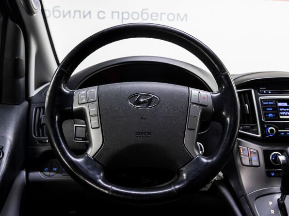 Hyundai H-1 II Рестайлинг с пробегом 2016 года, цена 2 409 000 рублей, 184210 км, минивэн, Автокод Объявления