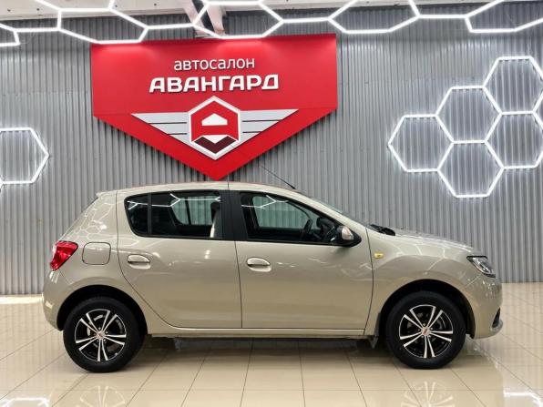 Renault Sandero II с пробегом 2016 года, цена 775 000 рублей, 102927 км, хэтчбек, Автокод Объявления