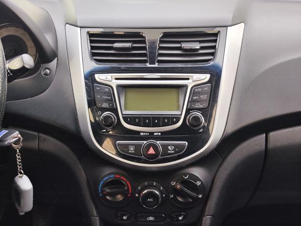 Hyundai Solaris I с пробегом 2013 года, цена 999 000 рублей, 82920 км, седан, Автокод Объявления