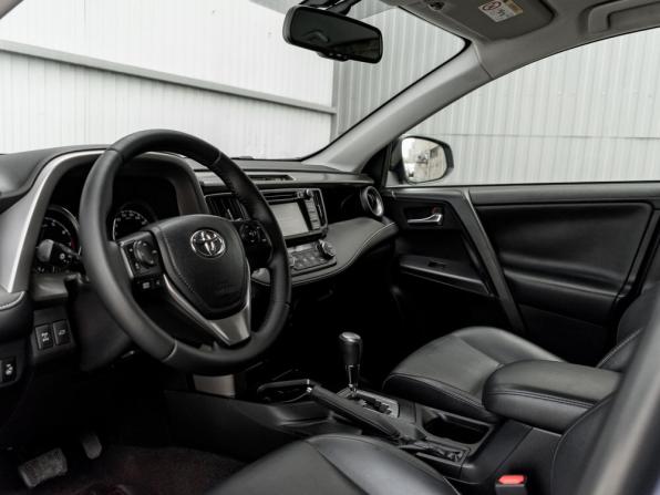 Toyota RAV4 IV (XA40) Рестайлинг с пробегом 2016 года, цена 2 240 000 рублей, 90392 км, внедорожник, Автокод Объявления