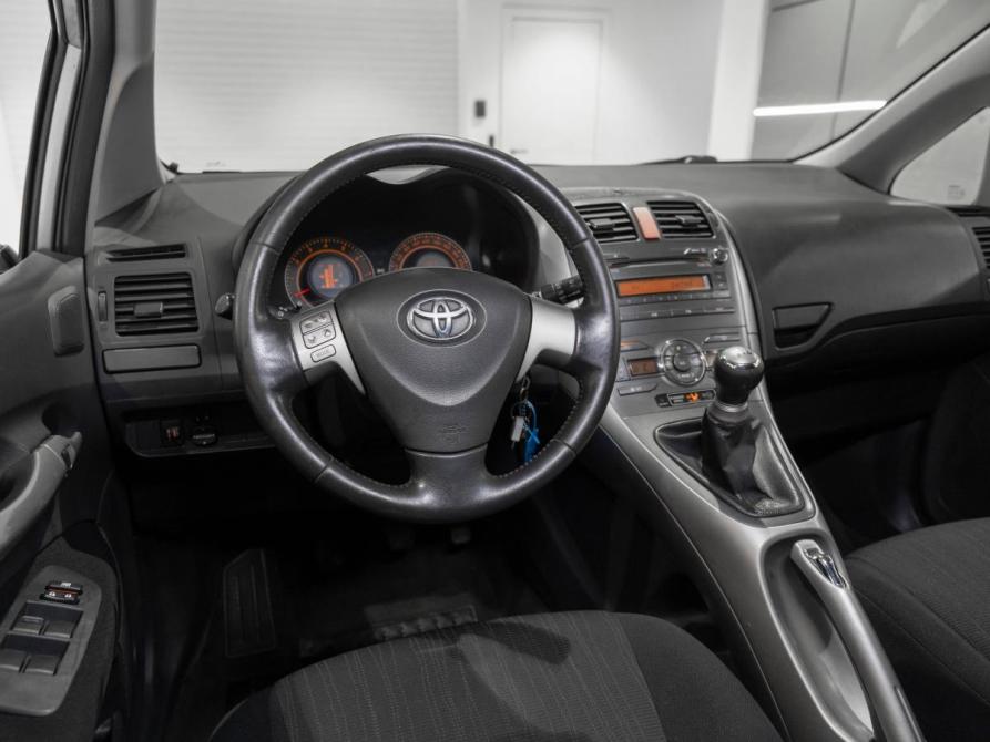 Toyota Auris I Москва  - изображение 7