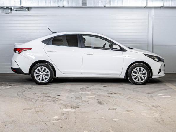 Hyundai Solaris II Рестайлинг с пробегом 2021 года, цена 1 428 070 рублей, 102392 км, седан, Автокод Объявления