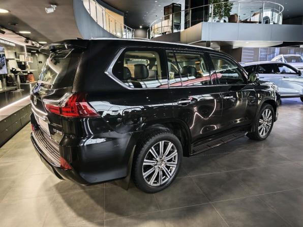 Lexus LX III Рестайлинг 2 с пробегом 2016 года, цена 6 400 000 рублей, 437345 км, внедорожник, Автокод Объявления