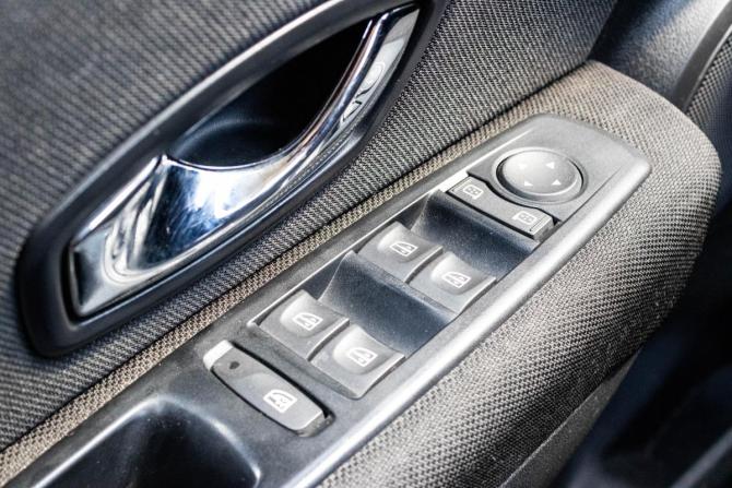 Renault Fluence I Рестайлинг с пробегом 2014 года, цена 719 000 рублей, 213142 км, седан, Автокод Объявления