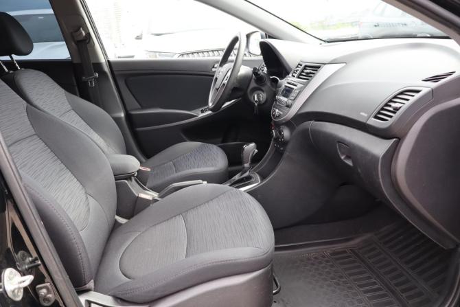 Hyundai Solaris I Рестайлинг с пробегом 2015 года, цена 849 000 рублей, 216000 км, седан, Автокод Объявления