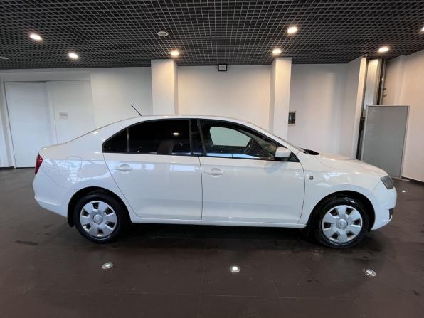 Skoda Rapid I с пробегом 2014 года, цена 597 000 рублей, 317295 км, лифтбек, Автокод Объявления