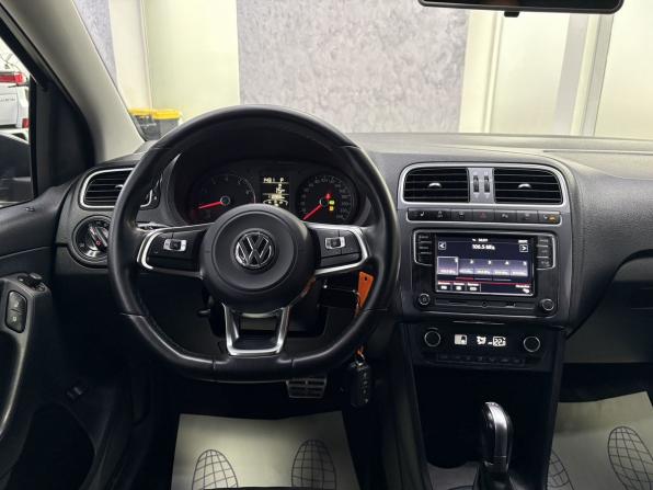 Volkswagen Polo V Рестайлинг с пробегом 2018 года, цена 1 195 000 рублей, 112888 км, седан, Автокод Объявления