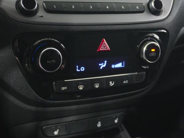 Hyundai Solaris II с пробегом 2019 года, цена 1 553 000 рублей, 61386 км, седан, Автокод Объявления