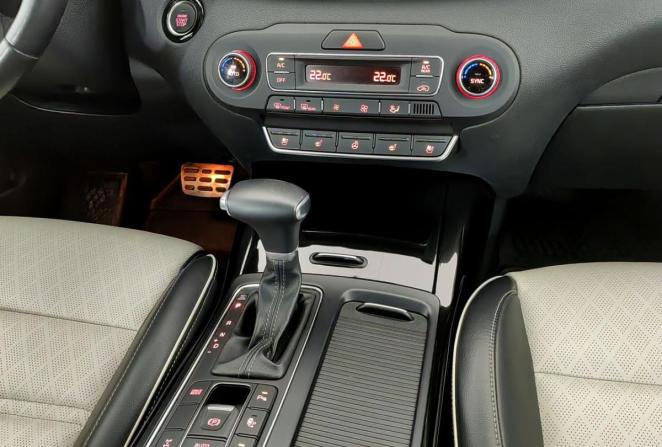 Kia Sorento II Рестайлинг с пробегом 2018 года, цена 2 850 000 рублей, 126366 км, внедорожник, Автокод Объявления