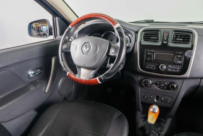 Renault Sandero II с пробегом 2016 года, цена 699 000 рублей, 242900 км, хэтчбек, Автокод Объявления