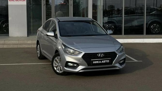 Hyundai Solaris II с пробегом 2018 года, цена 840 000 рублей, 214966 км, седан, Автокод Объявления