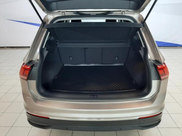 Volkswagen Tiguan II Рестайлинг с пробегом 2021 года, цена 2 870 000 рублей, 23206 км, внедорожник, Автокод Объявления
