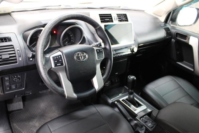 Toyota Land Cruiser Prado 150 Series Рестайлинг 1 с пробегом 2013 года, цена 3 085 000 рублей, 254466 км, внедорожник, Автокод Объявления