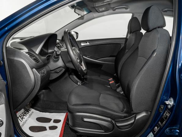 Hyundai Solaris I Рестайлинг с пробегом 2015 года, цена 849 500 рублей, 208845 км, хэтчбек, Автокод Объявления