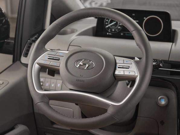 Hyundai Staria I с пробегом 2021 года, цена 4 299 000 рублей, 98100 км, минивэн, Автокод Объявления