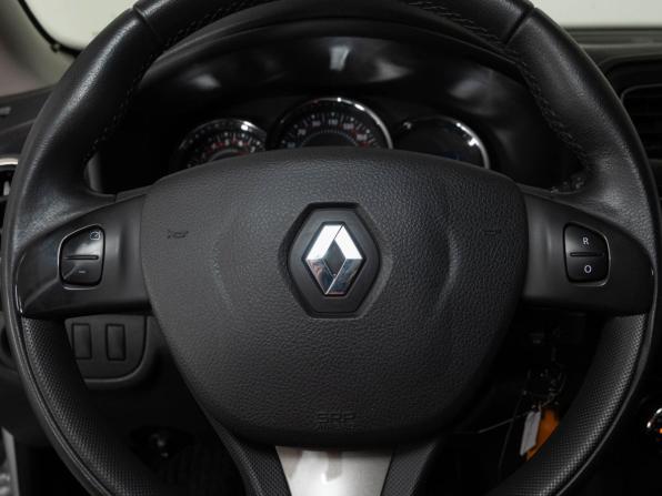 Renault Sandero II с пробегом 2015 года, цена 955 000 рублей, 140000 км, хэтчбек, Автокод Объявления