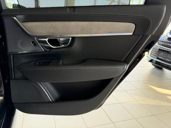 Volvo S90 II Рестайлинг с пробегом 2021 года, цена 4 195 900 рублей, 88625 км, седан, Автокод Объявления