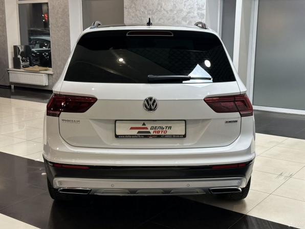 Volkswagen Tiguan II с пробегом 2020 года, цена 2 695 000 рублей, 104045 км, внедорожник, Автокод Объявления