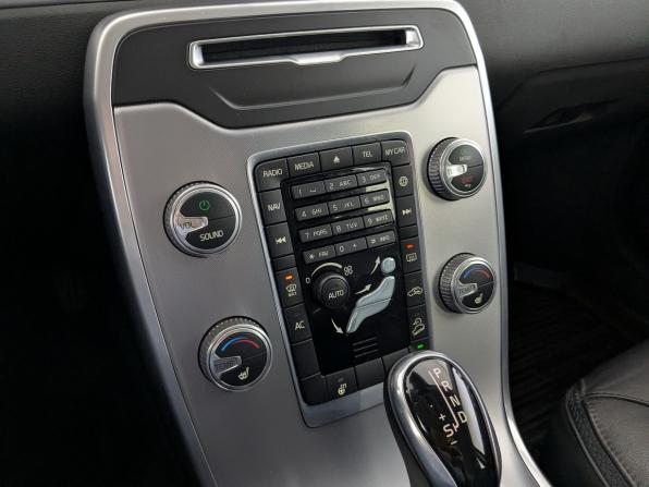 Volvo XC70 II Рестайлинг с пробегом 2014 года, цена 2 700 000 рублей, 132687 км, универсал, Автокод Объявления